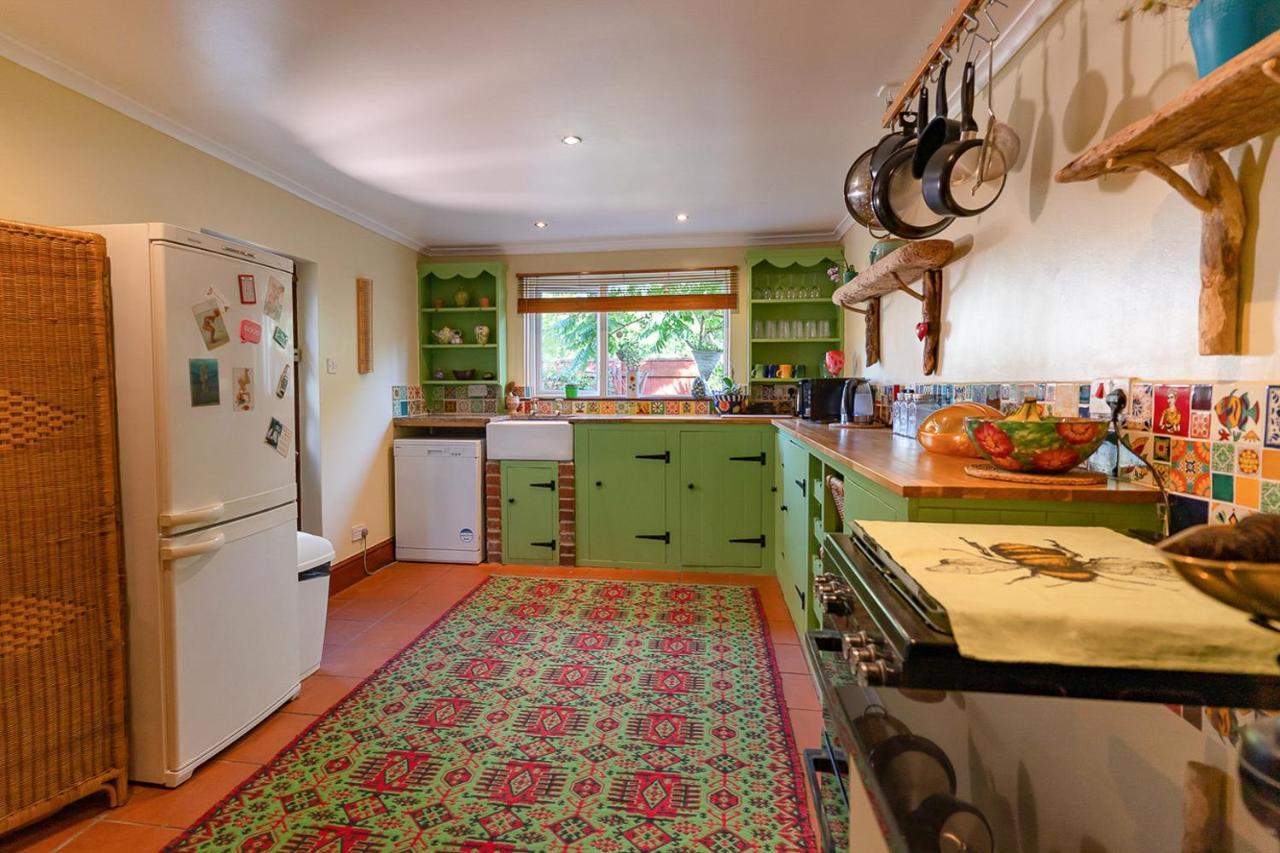 Upton House - Charming 4-bedroom In *