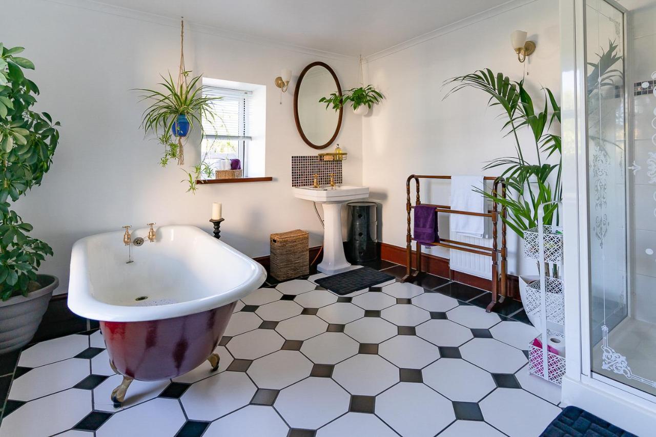 Holiday home Upton House - Charming 4-bedroom In *