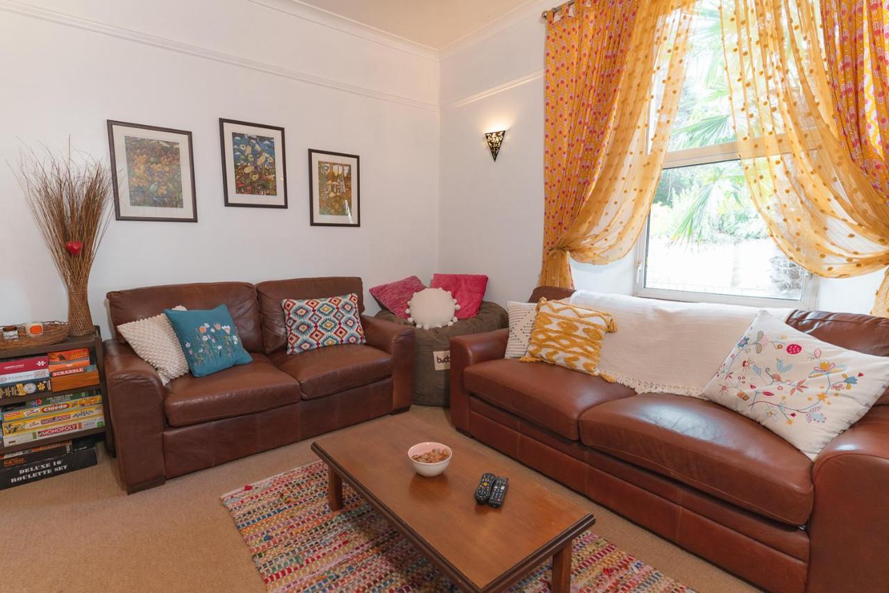 Upton House - Charming 4-bedroom In Torquay