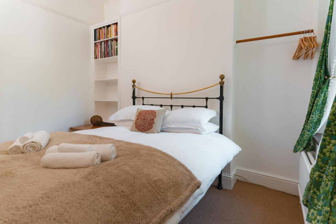 Upton House - Charming 4-bedroom In